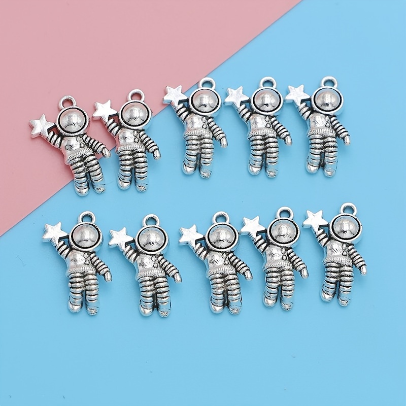 10Pcs/Lot Zinc Alloy Astronaut Dripping Oil Pendant Charms Crafts