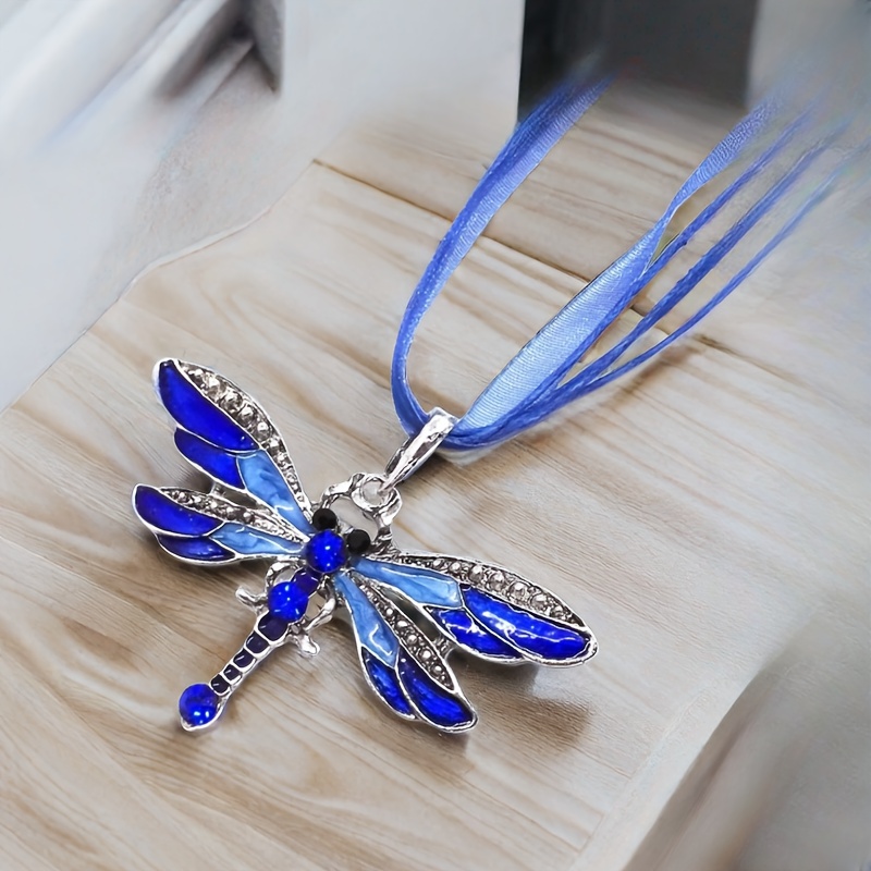

1pc Unisex Rhinestone Alloy Dragonfly Silk Ribbon Pendant Necklace, Men's And Women's Jewelry Gifts Birthday Holiday Gifts Christmas And New Year Gifts