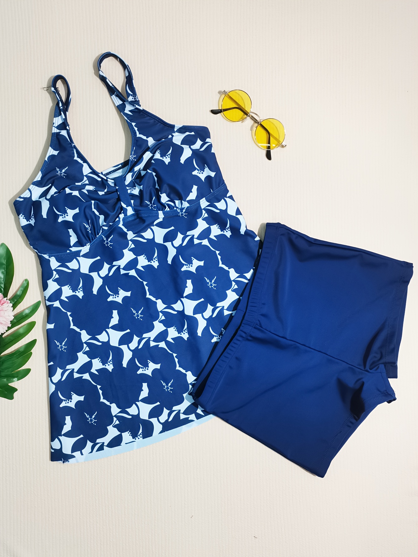 two pieces Women's Random Print Tankini Set with Racerback and Boxer Shorts  - Stylish and Comfortable Swimwear