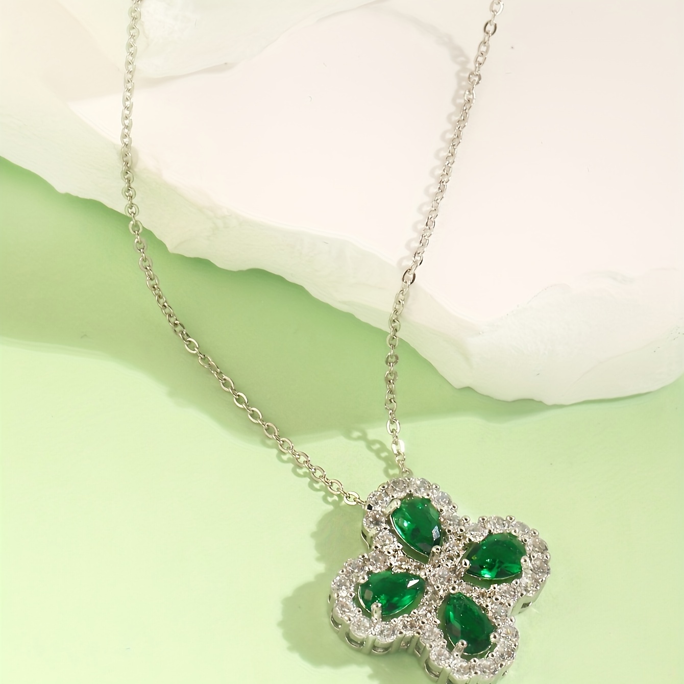 1pc Fashionable Green Lucky Four-leaf Clover Pendant Necklace
