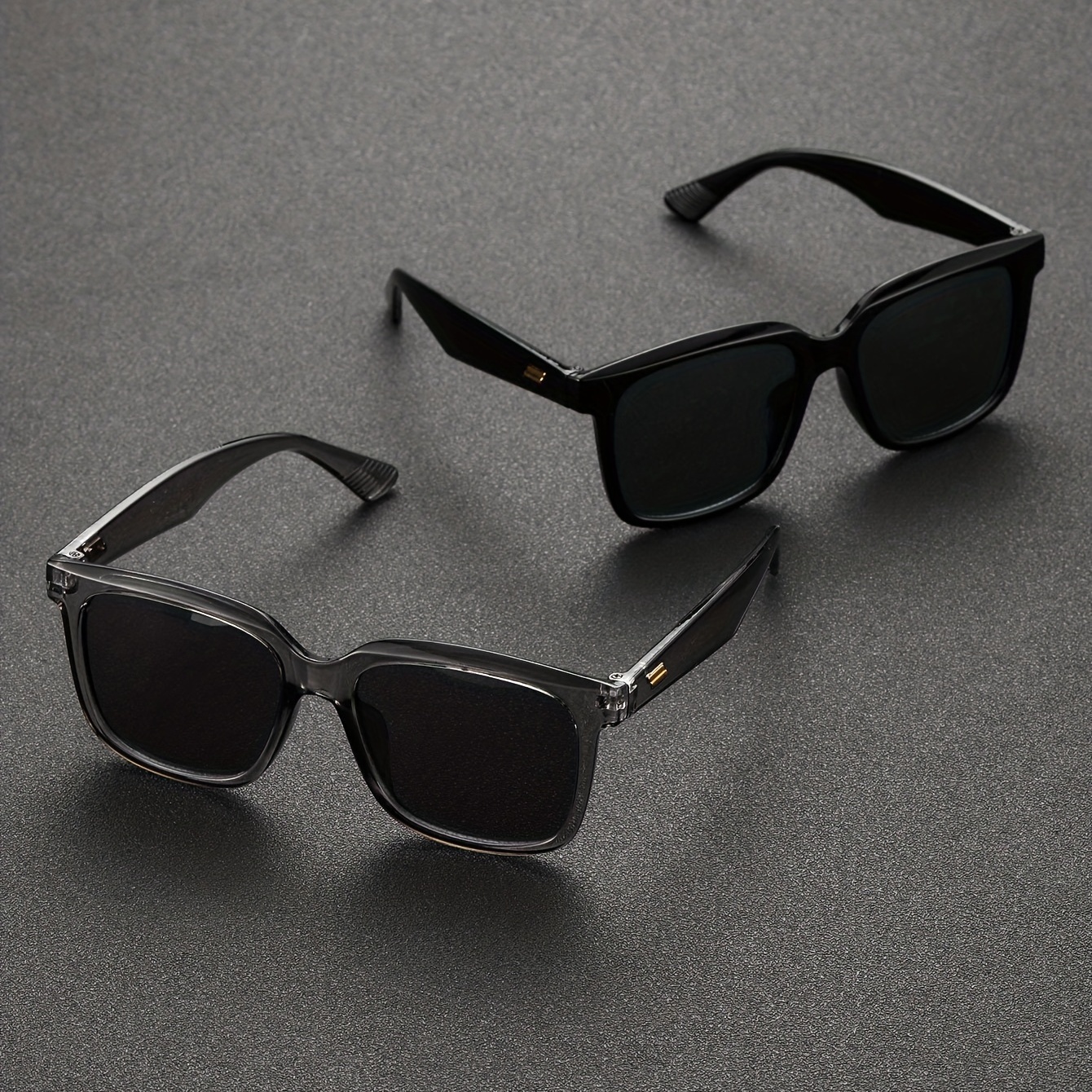 Men's Classic Round Sunglasses with Case