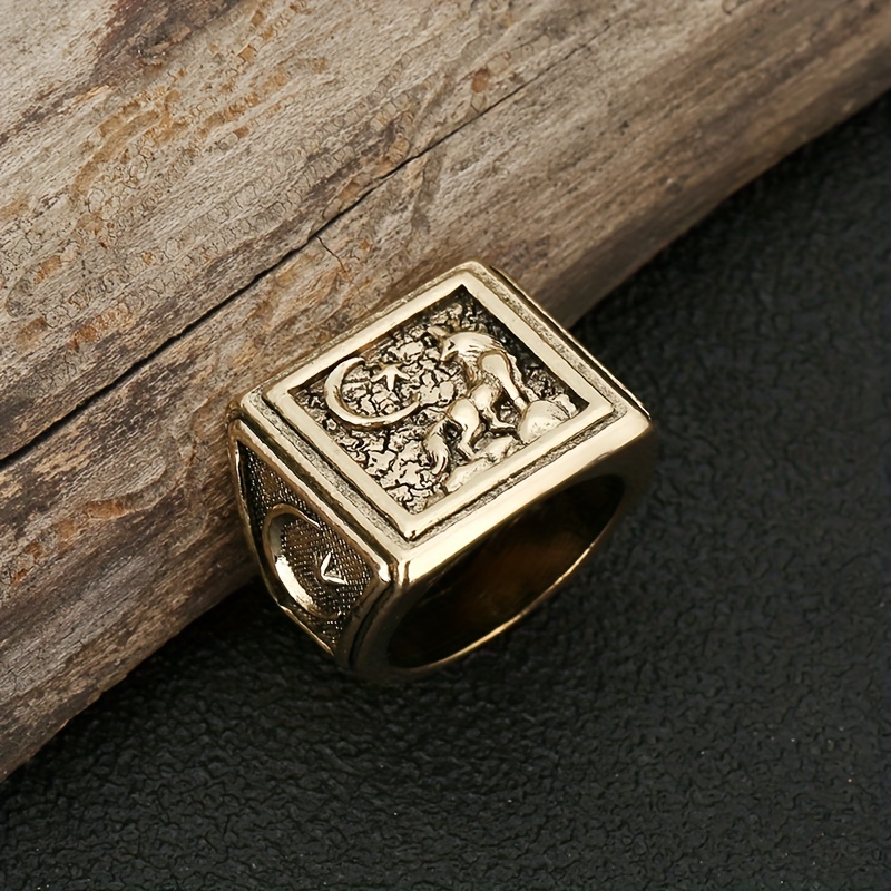 Men's Vintage Ring With Wolf & Moon Pattern
