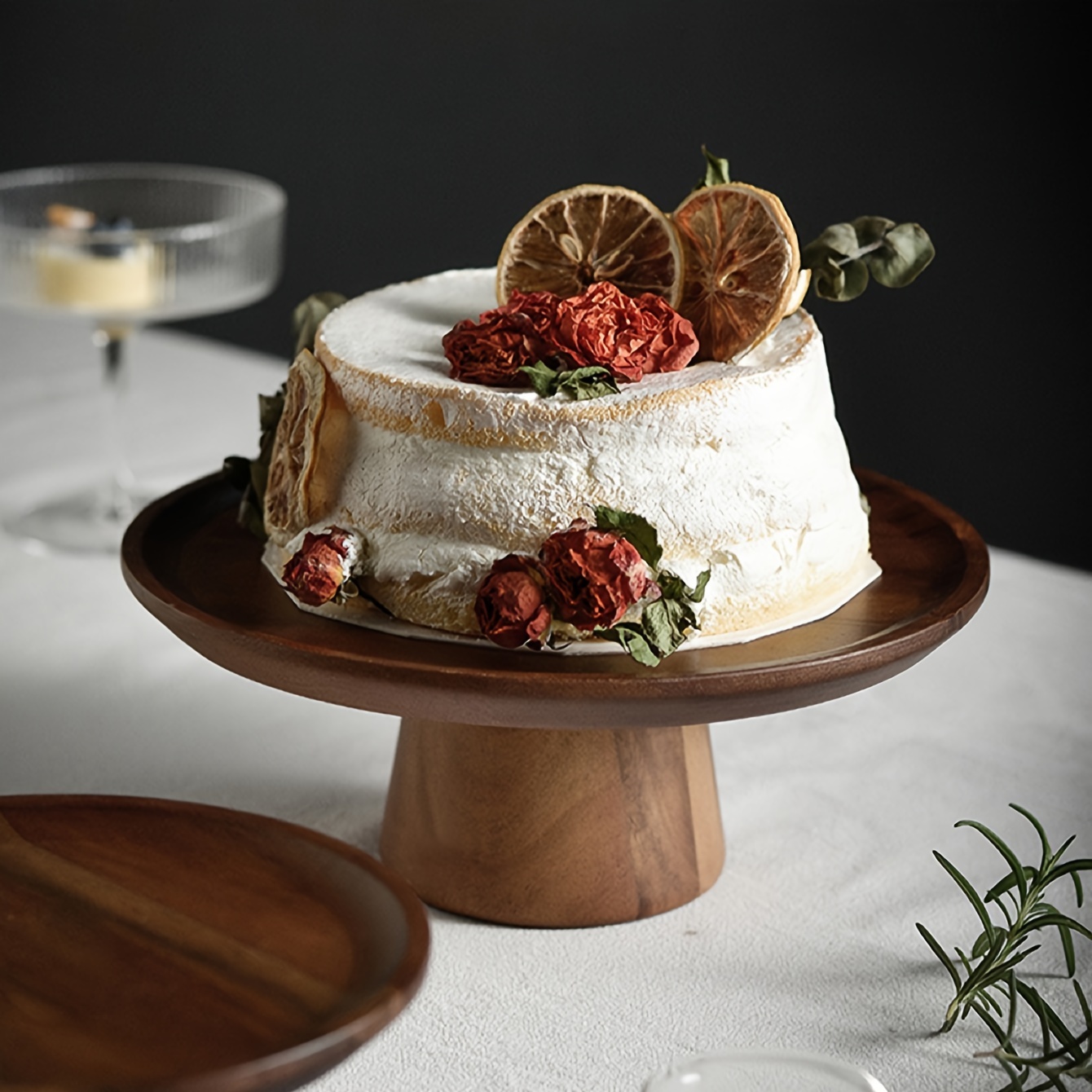 Plato blanco para tartas, soporte dorado para pastel con una cúpula  transparente, 9.8 pulgadas (individual)