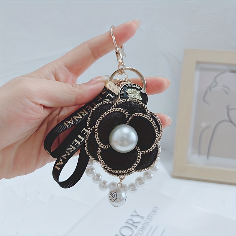 Elegant Camellia Pearl Keychain - Perfect For Stylish Women's Bags