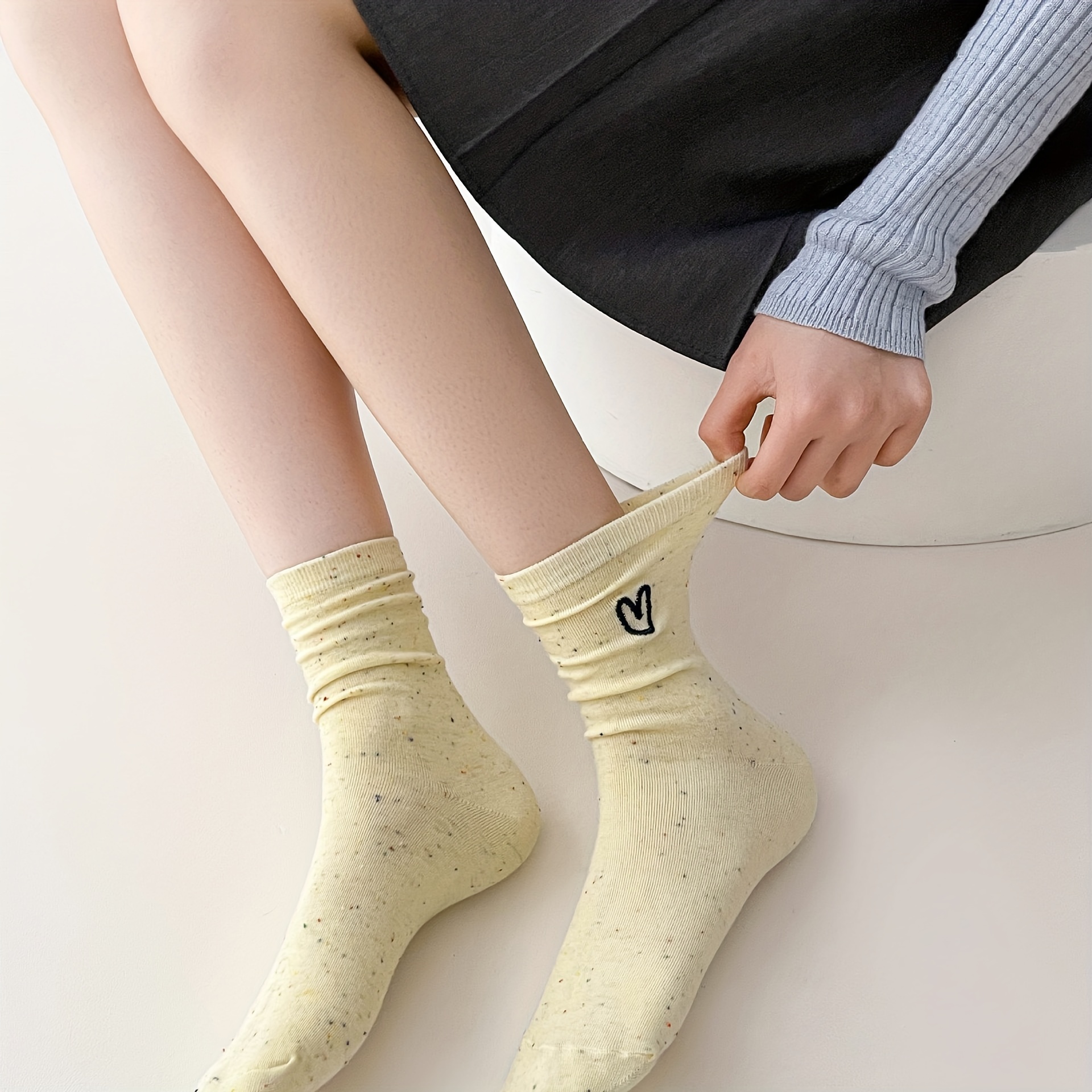 Heart Embroidery Socks, Comfy & Cute Mid Tube Socks, Women's
