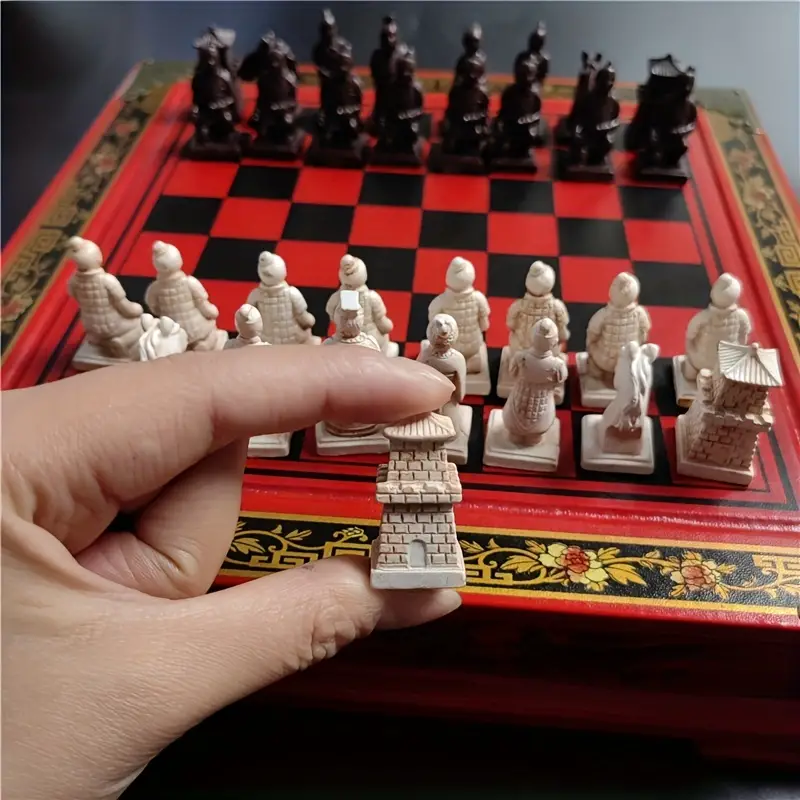 Venda Easytoday de madeira jogo de xadrez conjunto de resina do personagem  de modelagem de peças de xadrez chinês retro guerreiros de terracota  tabuleiro de xadrez de madeira de presente > Esportes
