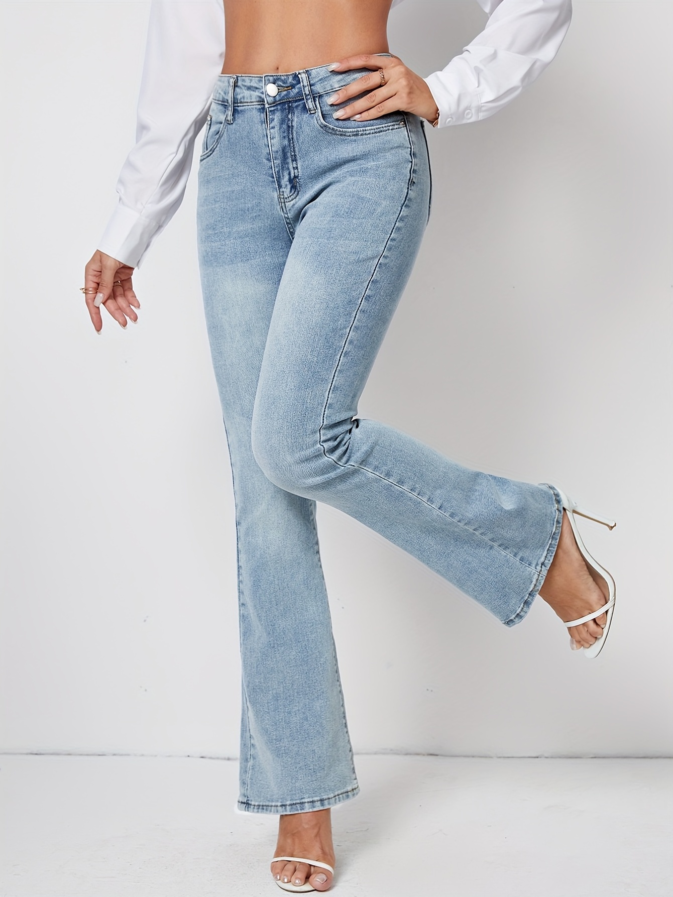 Women's Slimming Girlfriend Jeans Plus Size Stretchy Skinny Bell Bottom  Bootcut Pant Fringed Trim Low-Rise Jeans (Small,Light blue), Light Blue,  Small : : Clothing, Shoes & Accessories