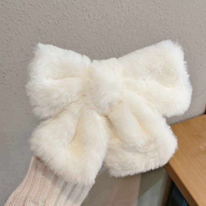 Image of Plush Bow Hair Clips In Autumn And Winter Are Fresh , And Clip On The Back Of Is Online Celebrity Princess Wind Hair Additions