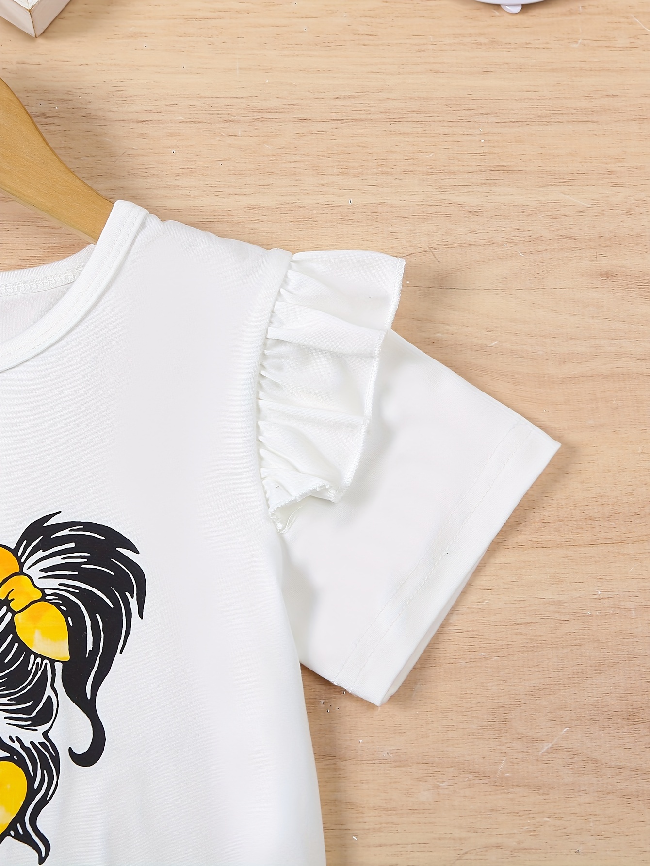 2pcs Toddler Girl Letter Cow Print Ruffled Short-sleeve White Tee and Bowknot Design Elasticized Shorts Set