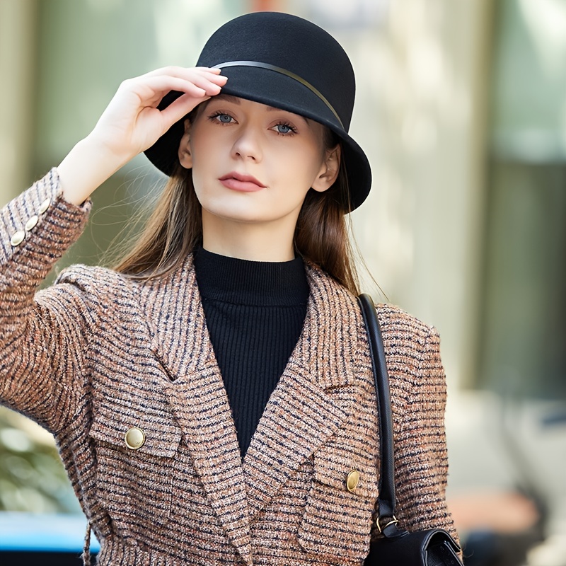 Sombrero negro de mujer elegante de fieltro para el invierno