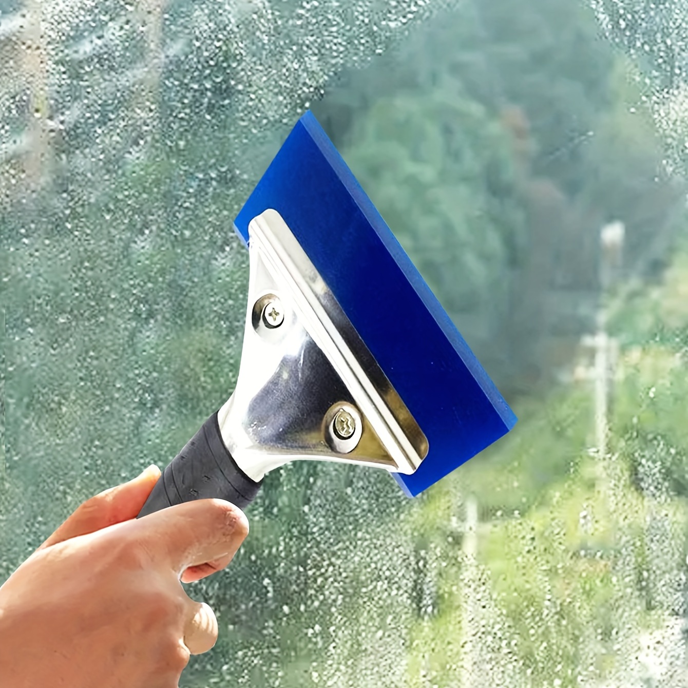 How To Use A Window Scraper & Not Scratch The Glass
