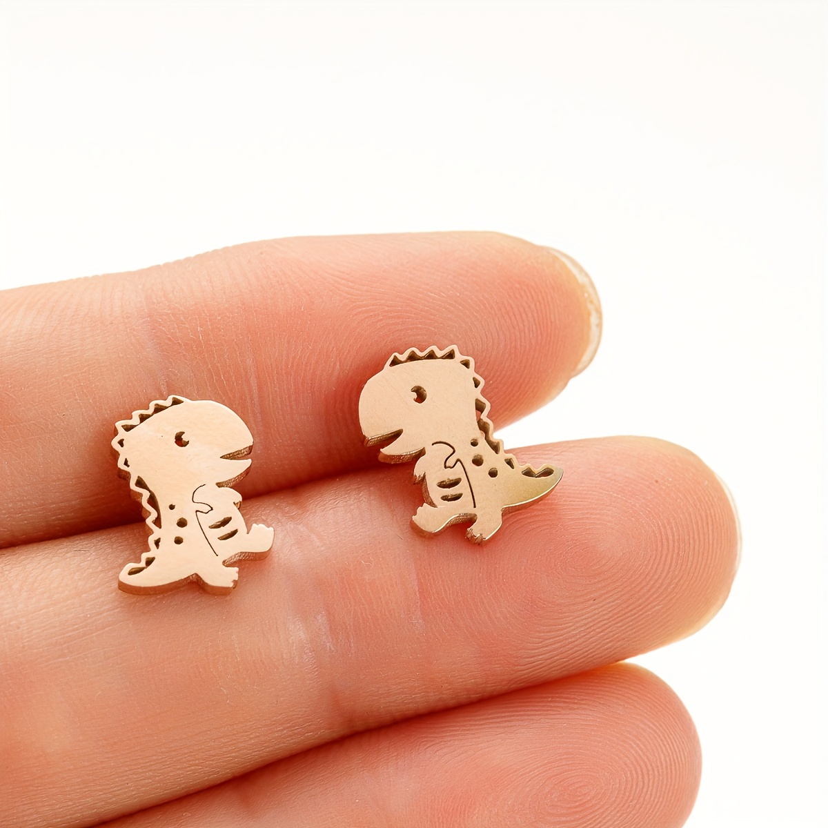 Men's Casual Dragon Patterned Earrings, Versatile Style
