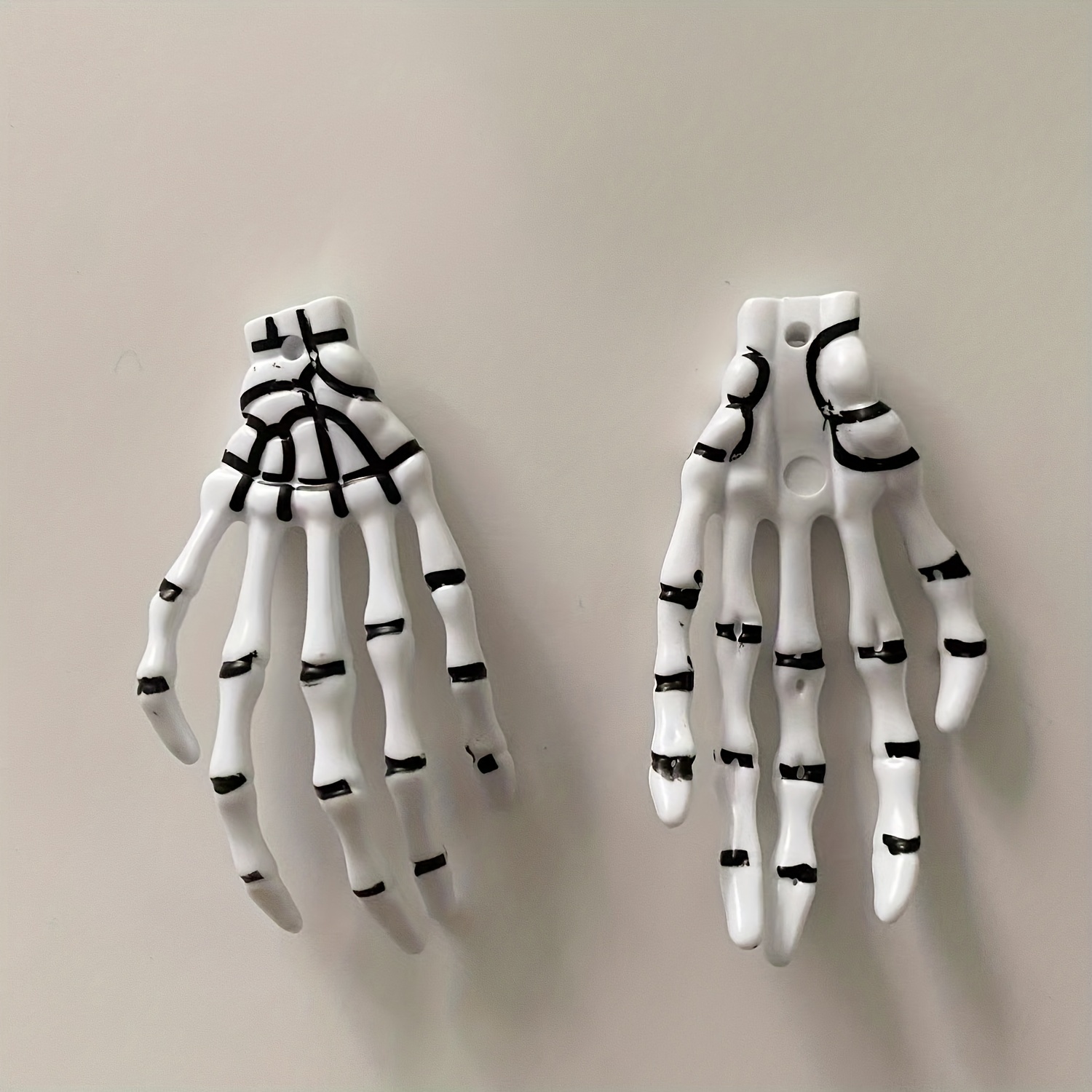 Skeleton store hand toy