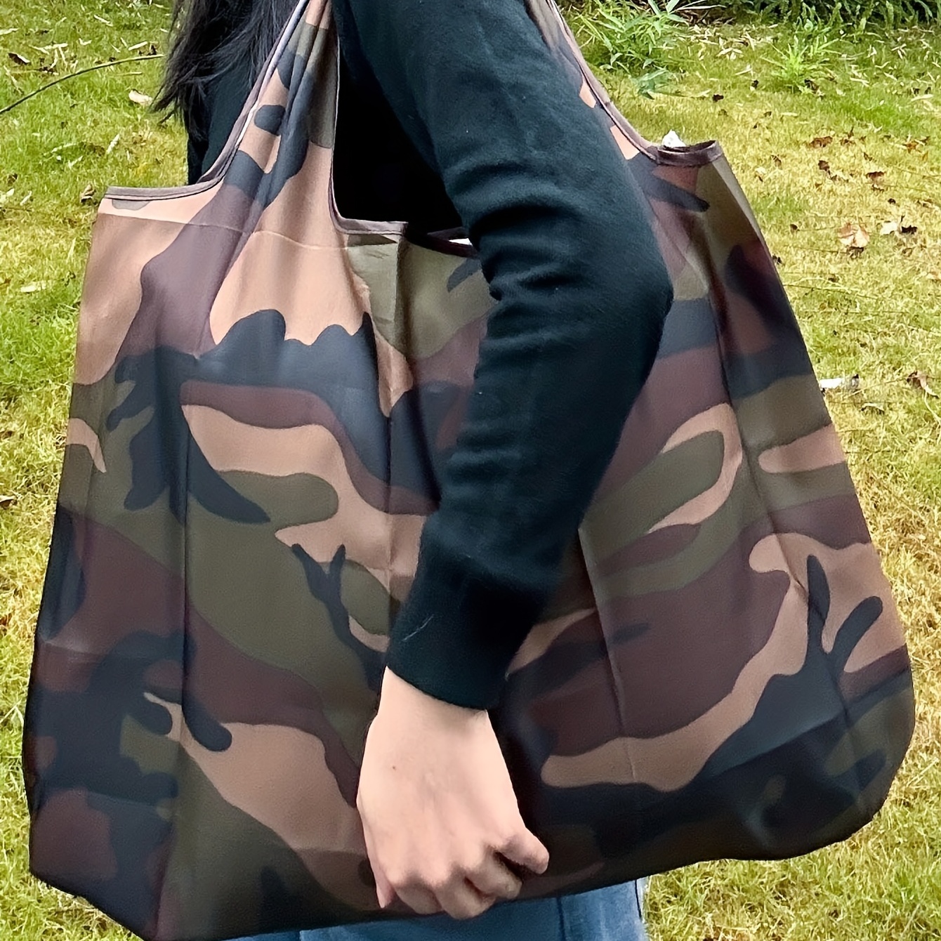 Banana republic discount camo tote bag