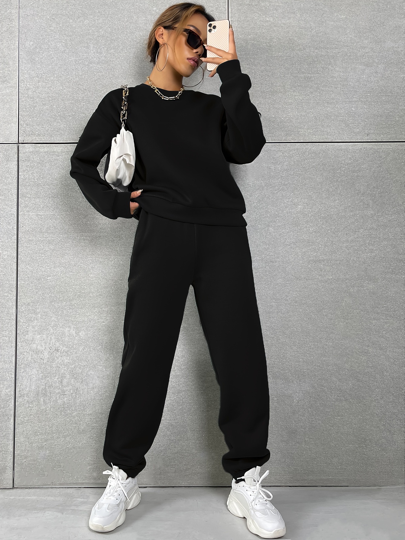 crewneck sweatshirt  Black yoga pants outfit, Yoga pants outfit, Grey yoga  pants