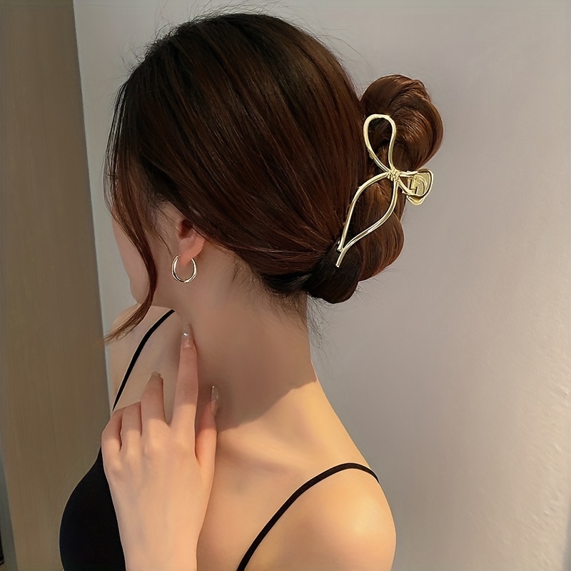 

Minimalist Alloy Butterfly Bow Hair Claw Clip - Elegant Gold-tone Solid Color Hair Accessory For Women And Teens, 14+, Single Piece