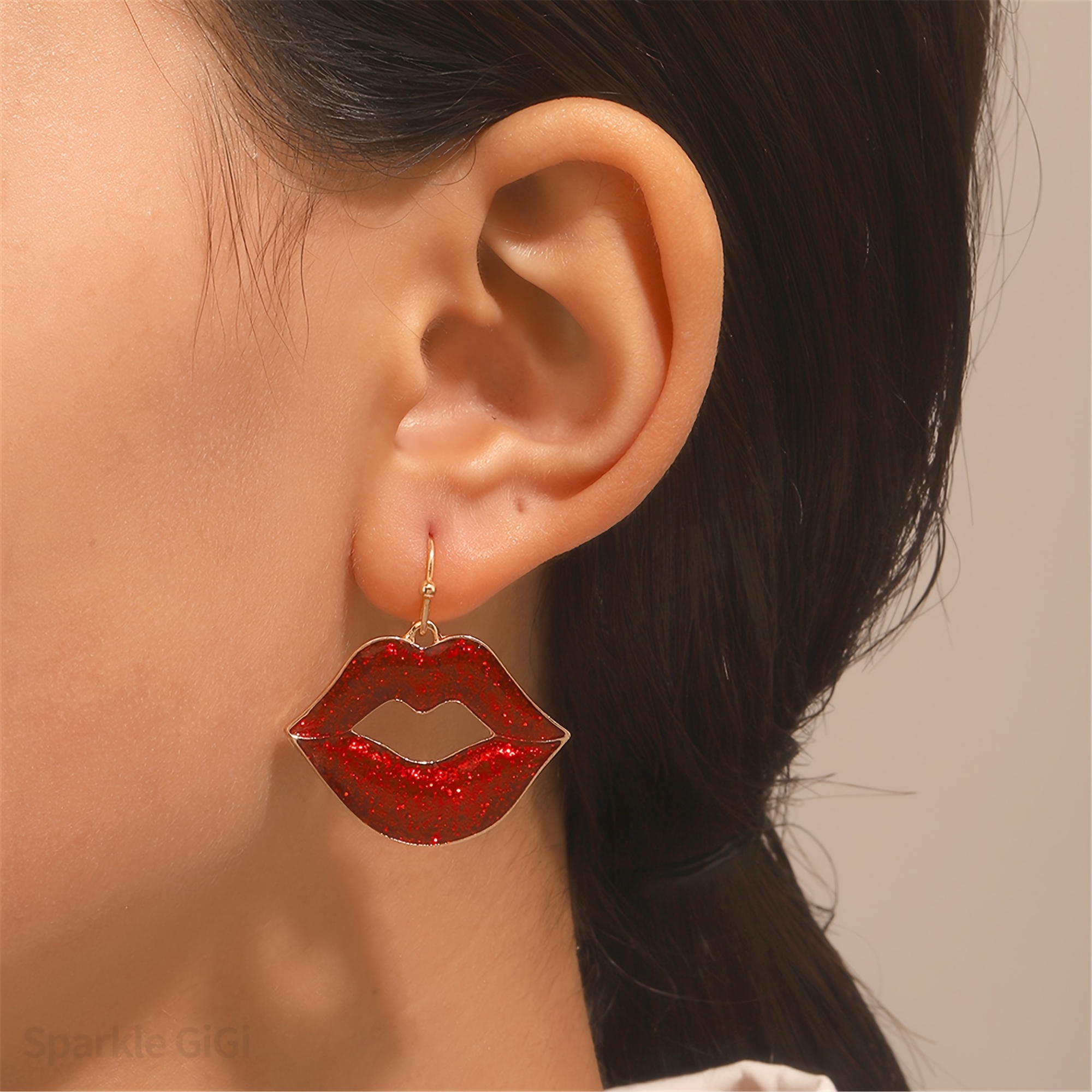 1pair Fashion Zinc Alloy Rhinestone Decor Lip & Hand Stud Earrings For Women  For Gift
