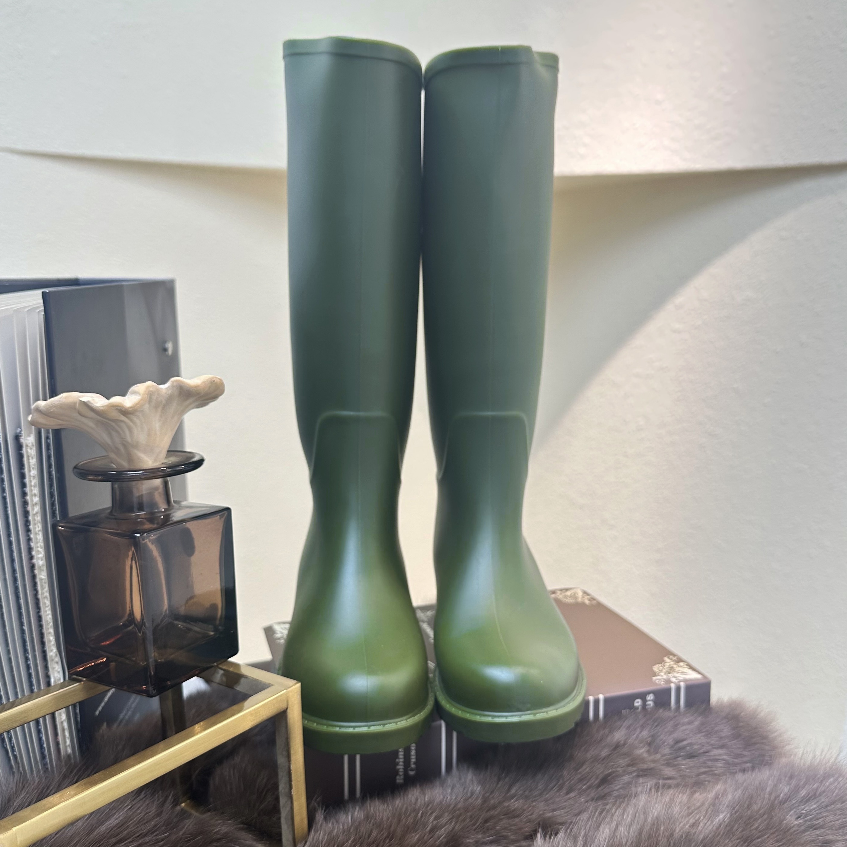 Women's Waterproof And Wear-resistant High Top Rain Boots, Comfortable  Solid Color Non-slip Outdoor Garden Work Rain Boots