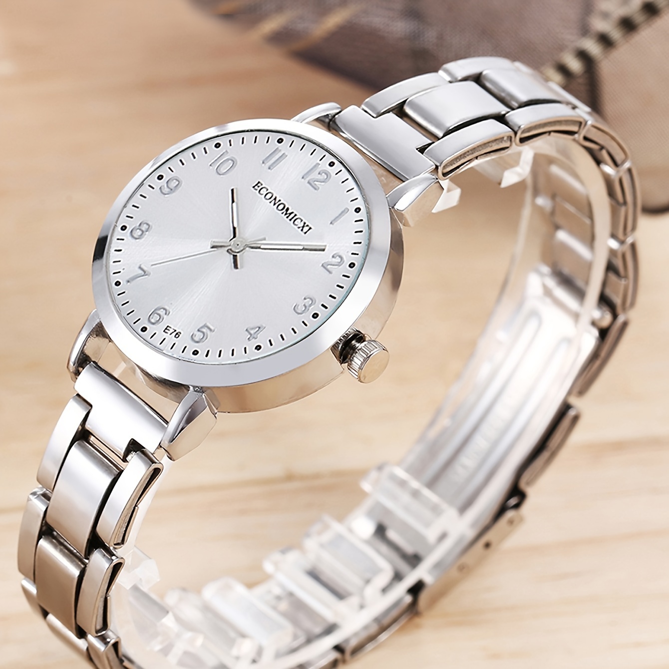 1pc Women's Fashionable And Versatile Steel Strap Quartz Watch