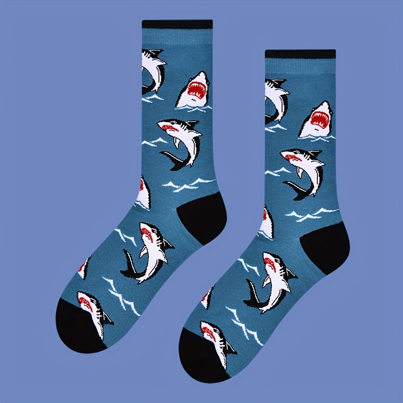 

1 Pairof Men's Trendy Cartoon Shark Pattern Crew Socks, Breathable Comfy Cotton Blend Casual Unisex Socks For Men's Outdoor Wearing All Seasons Wearing