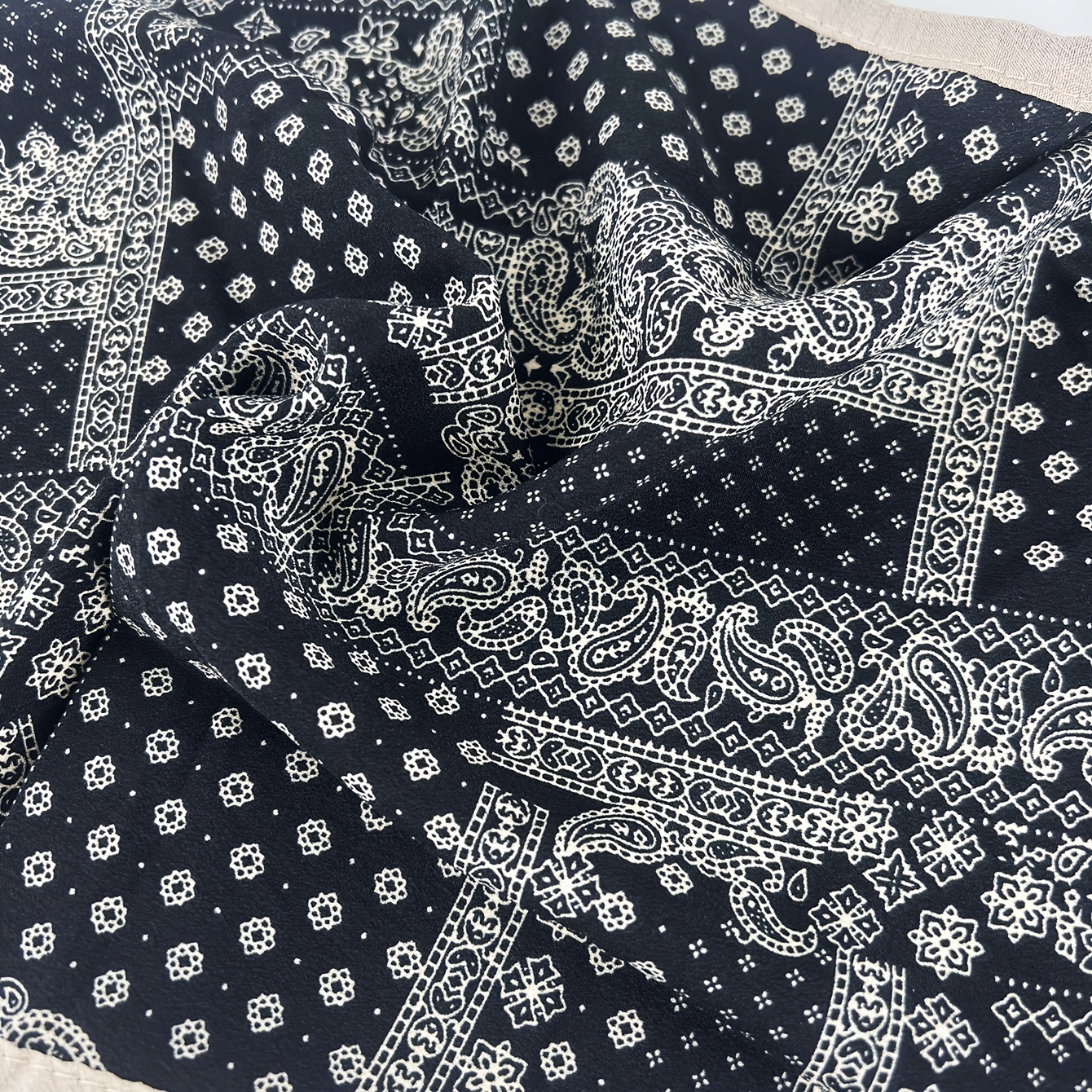 Vintage Plaid Print Triangle Scarf Women's Shawl Headwrap Neck Scarf