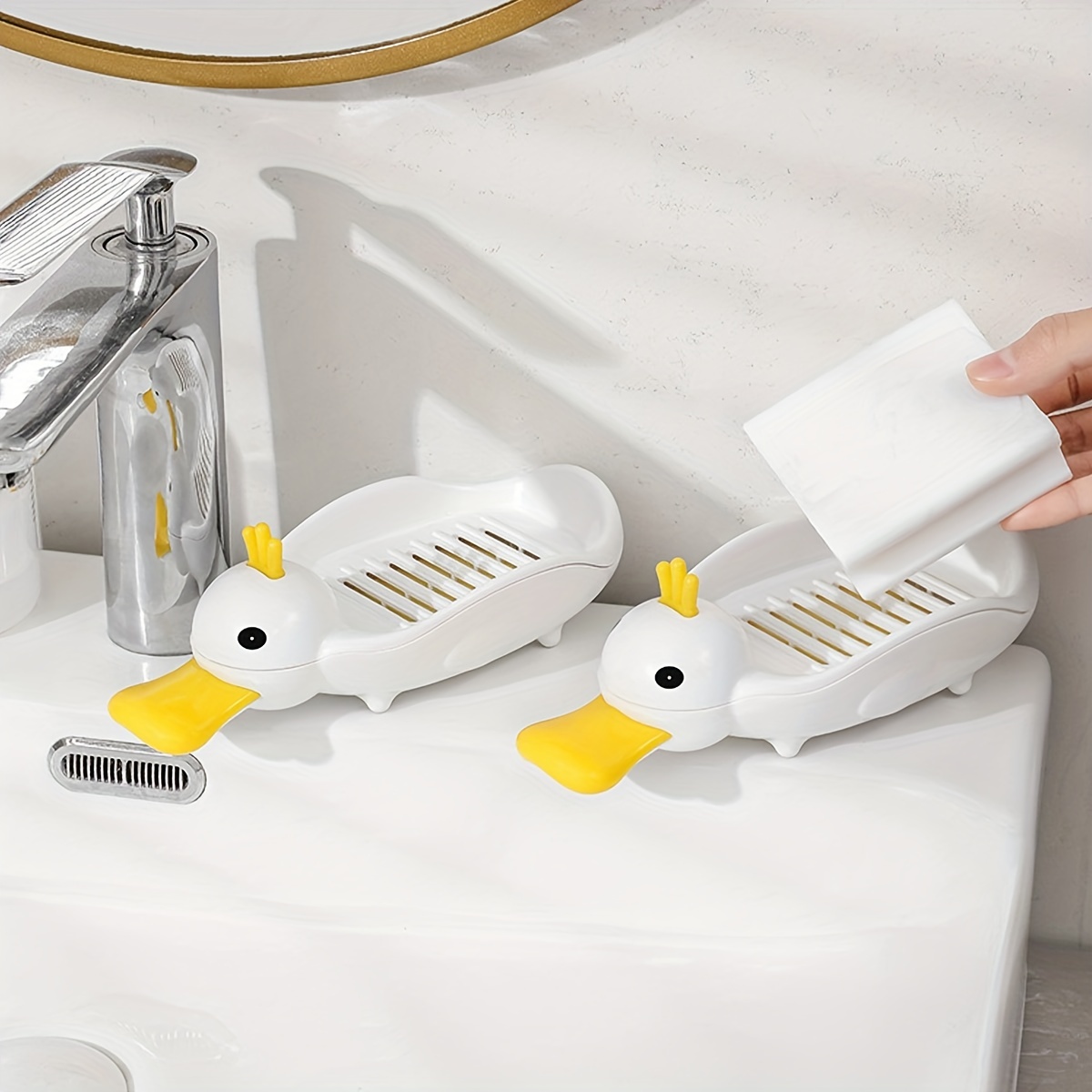 1pc White Duck-shaped Soap Dish For Bathroom