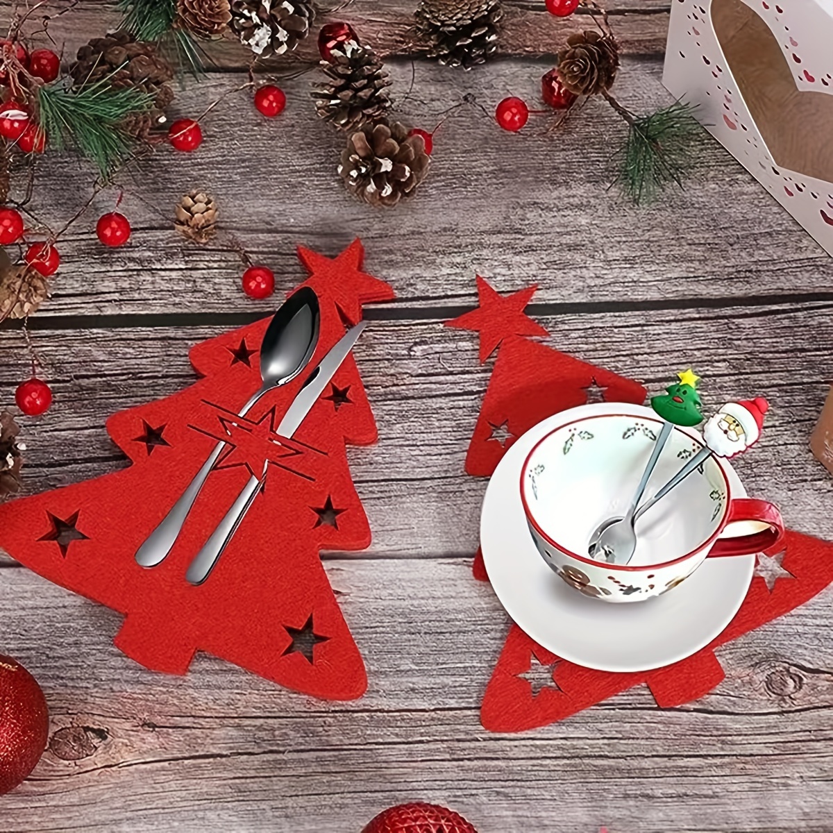 Porte Couverts en Feutre de Noël, 12 Pièces Sac à Couverts Sapin de Noël  Paniers à Couverts Noël Rouge, Couteaux Fourchettes Cuillères Vaisselle  Sacs à Couverts pour Table de Fête Décoration de
