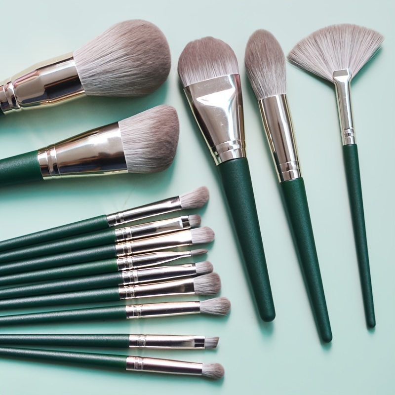 14pcs Professional Makeup Brush Set for Beginners and Artists