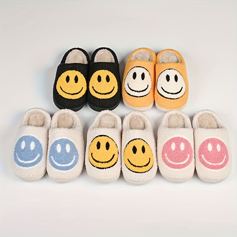 QAZW Pantoufles Duveteuses Smiley Face,Chaussons en Peluche Smiley,Adorable Chaussons  Smiley Face,Rétro Smiley Face Soft Plush Comfy Warm Slip-on  Pantoufles,H-41/42EU : : Mode