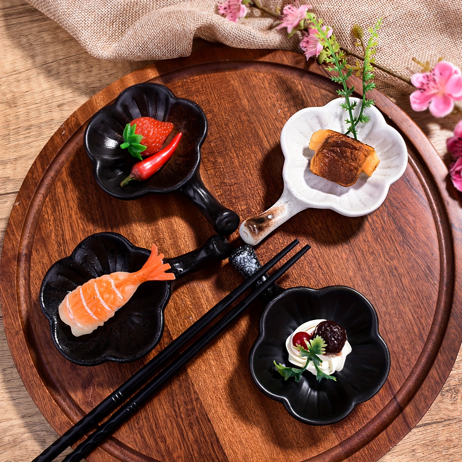  Juego de vajilla de 4 piezas, platos, plato, cuenco, cuchara,  juego de vajilla japonesa pintado a mano rojo : Hogar y Cocina