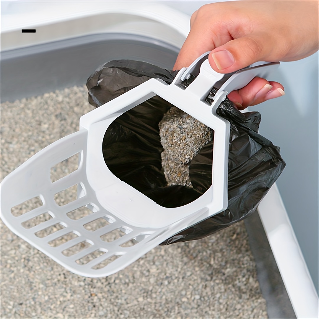 Litter box with outlet built in sifter