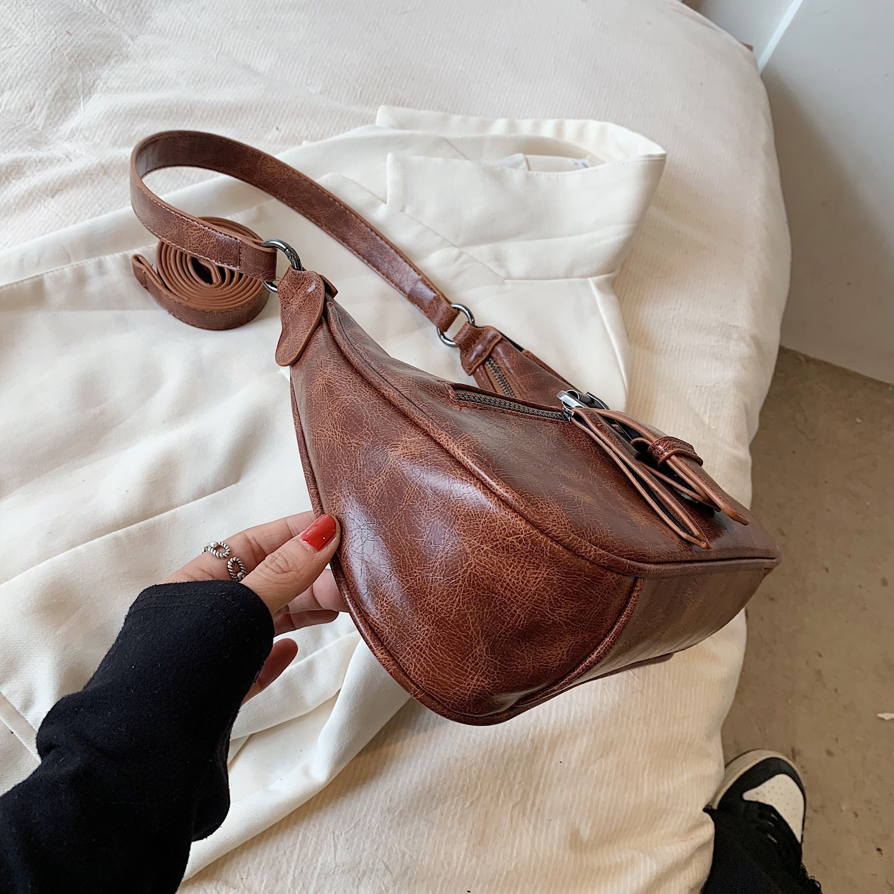 Women Black Shoulder Bag Vintage Handbag Underarm Bag Retro Purse with Buckle Closure