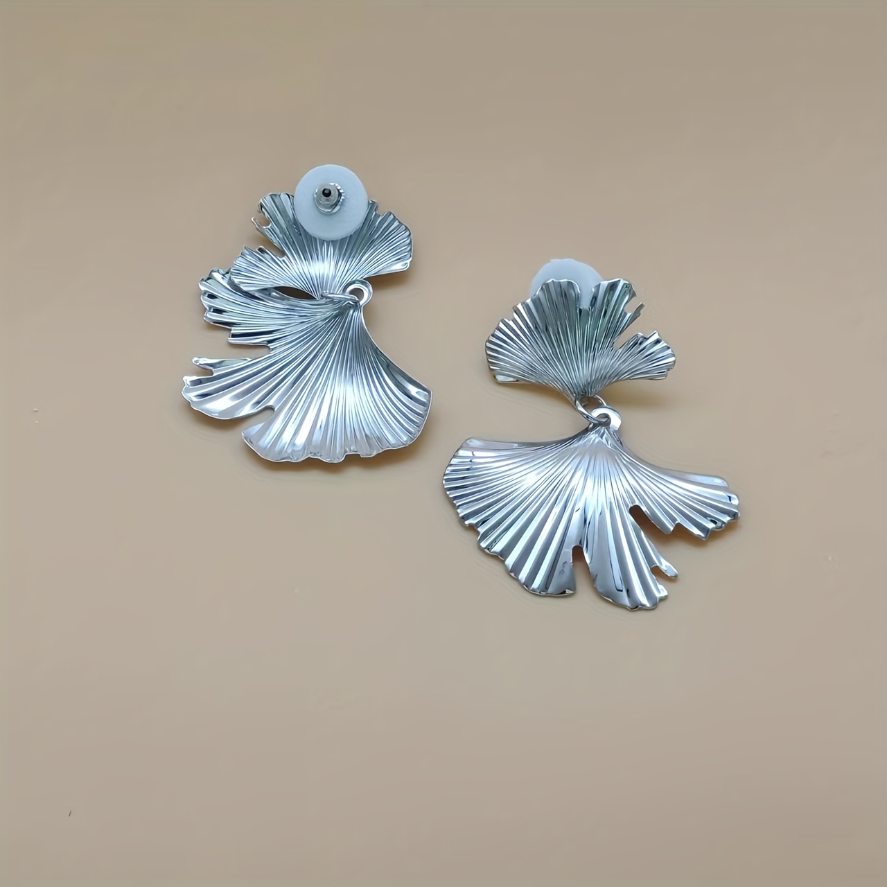 Boho Metal Ginkgo Leaf Earrings Unisex Exaggerated