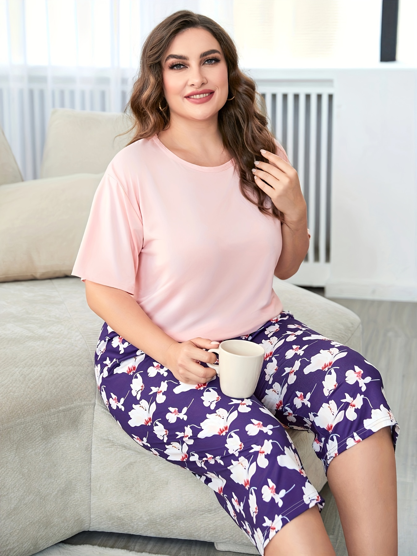 Plus Size Elegant Pajama Set, Women's Plus Solid Short Sleeve Round Neck  Medium Stretch Top & Floral Print Capri Pants Loungewear Two Piece Set