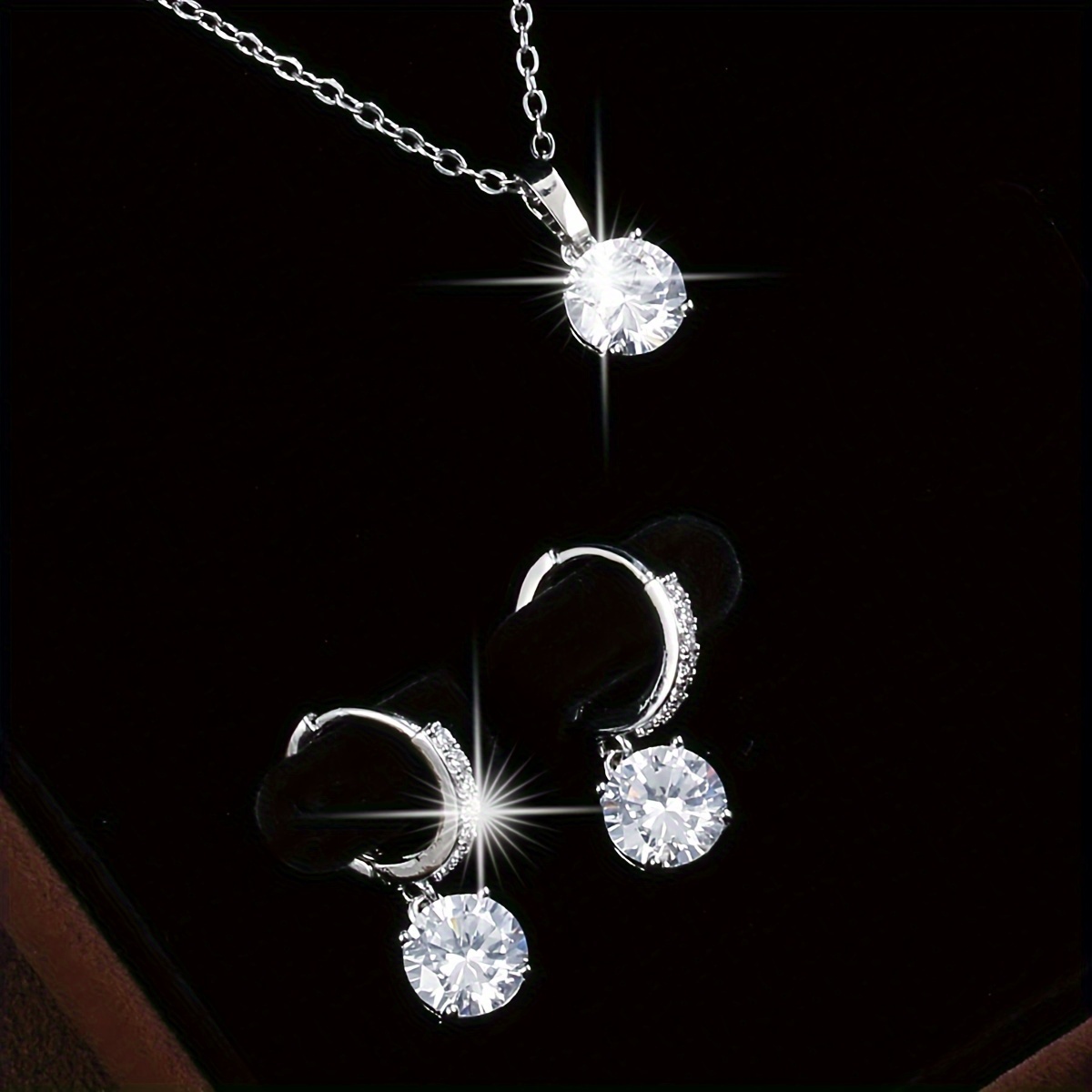 Achetez Boucle d'oreille femme Delima en Or Blanc 375 Diamant 0.128