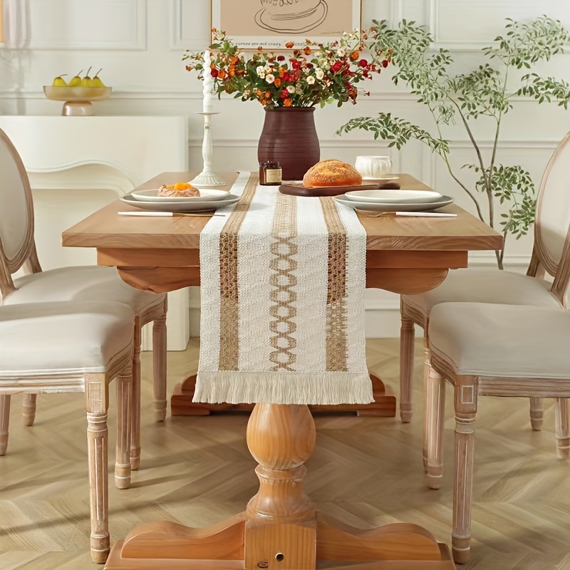 Bradding dining store table