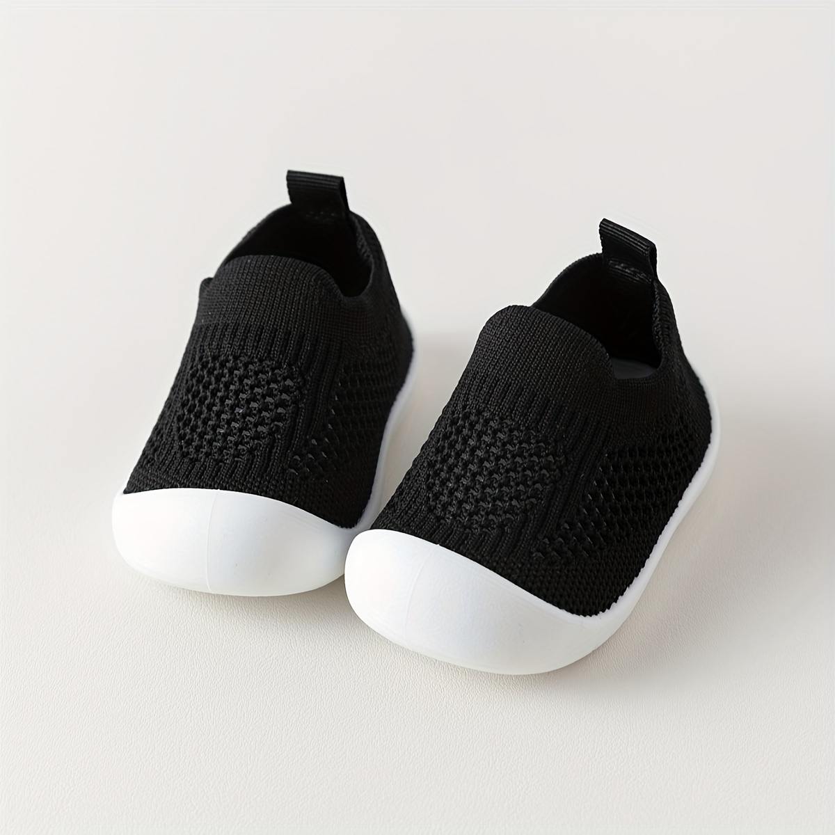 A Pair of Fashionable Breathable Mesh Solid Color Baby Walking Shoes, New Summer 2025 Style with Soft Anti-Slip Sole, 0-24 Months Slip On Toddler Training Shoes in Multiple Colors, Slipon Convenience, Breathable Mesh Design, Soft Fabric Lining, Durable Rubber Sole, Parents Shopping, New Walkers