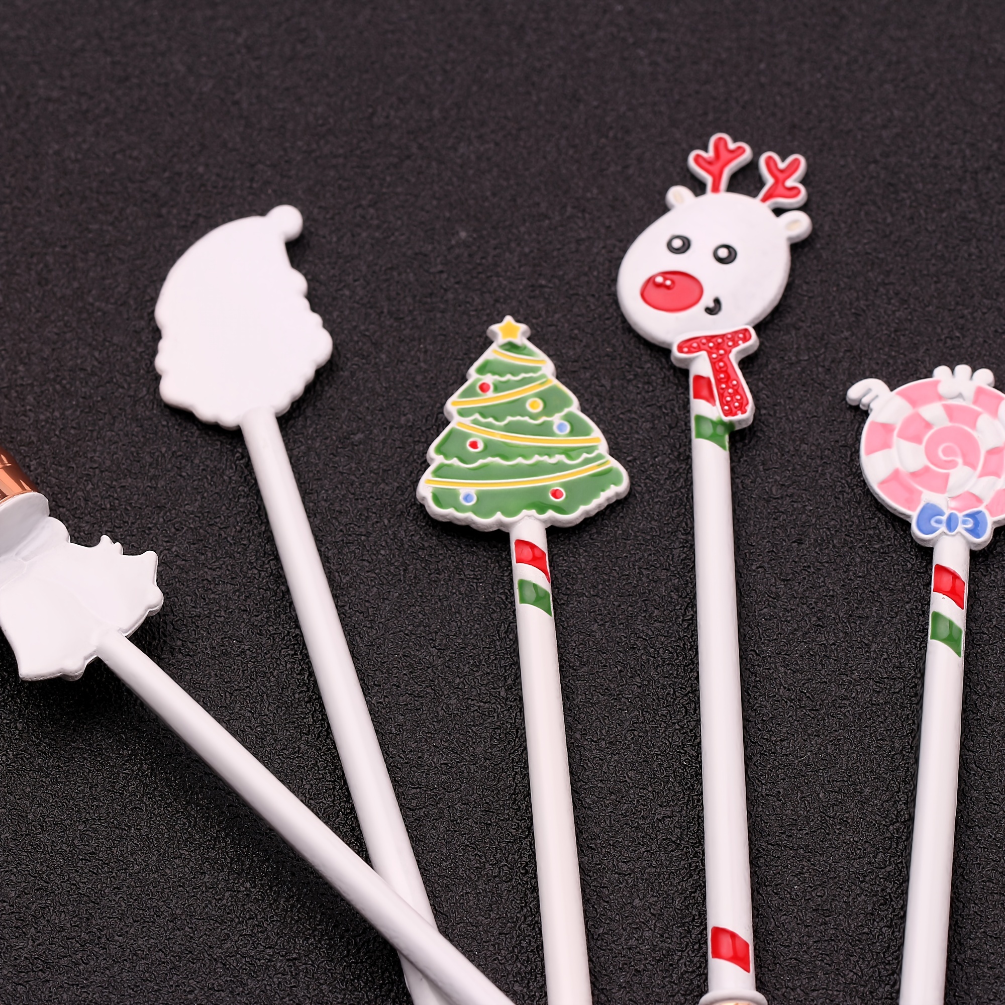 Christmas Makeup Brush Set,6Pcs Christmas Themed Brush Candy Christmas Tree  Elk Bell Contouring Eye Shadow Concealer Eyebrow Lip Brushes Set 