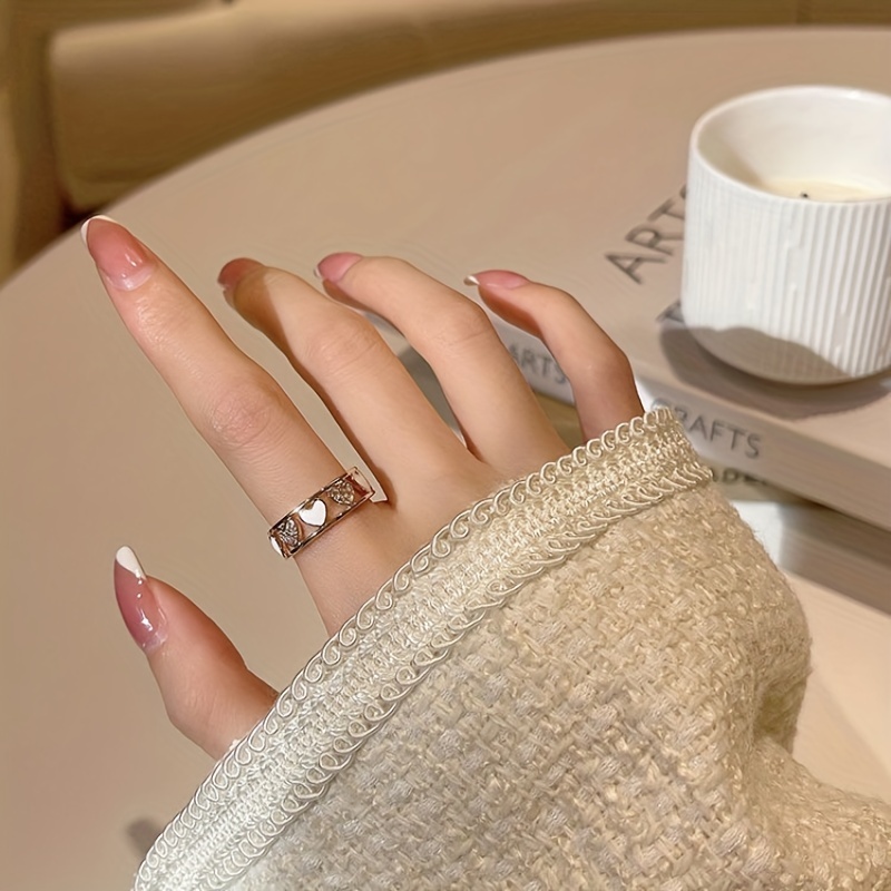 Cartier love ring on index 2024 finger