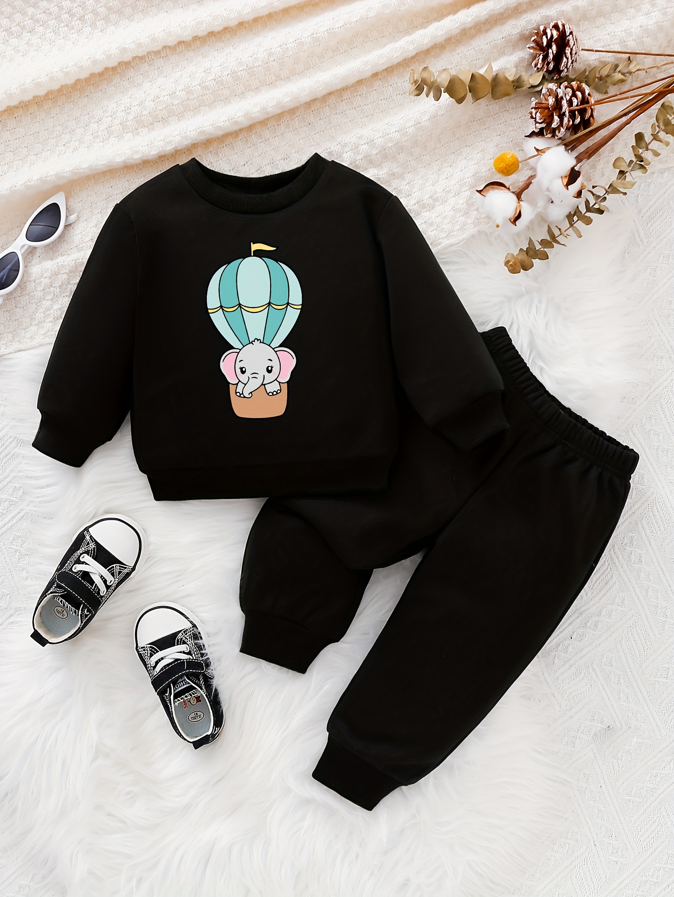 2pcs Baby Boy/Girl Striped Short-sleeve Cartoon Elephant Print Tee and Shorts Set