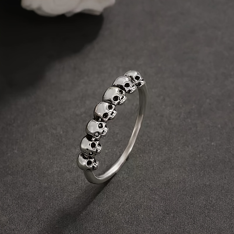 Unisex Halloween Vintage Seven Skulls Ring