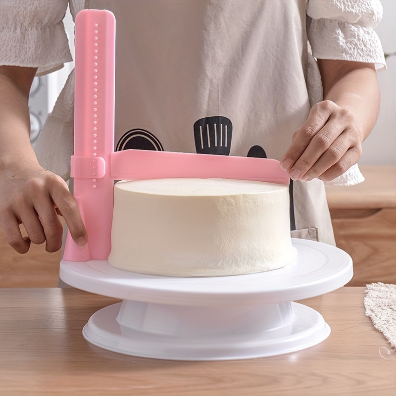 1pc、プラスチック製のケーキスムーザー、DIYケーキアイシングデコレーションフォンダンバタークリームエッジスムージングツール用の調整可能な高さのケーキスクレーパールーラーツール