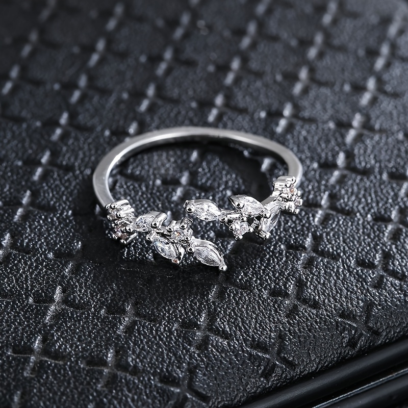 Leaf Ring Copper Material Synthetic Zirconia for Daily and Party Occasions