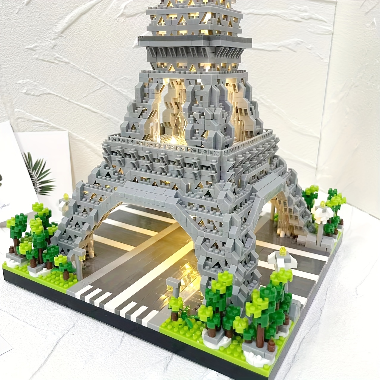 World Landmarks Building Metal Model Eiffel Tower Decoration Big Ben  Birthday