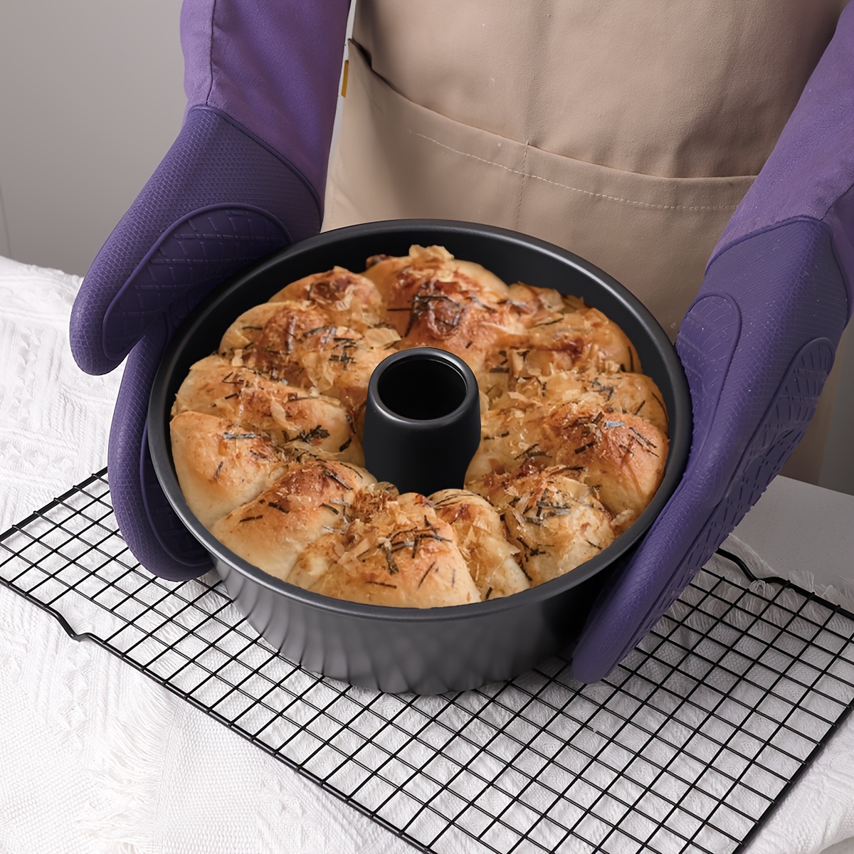 Fluted Tube Cake Pan, Baking Cake Mold, Savarin Cake Pan, Oven