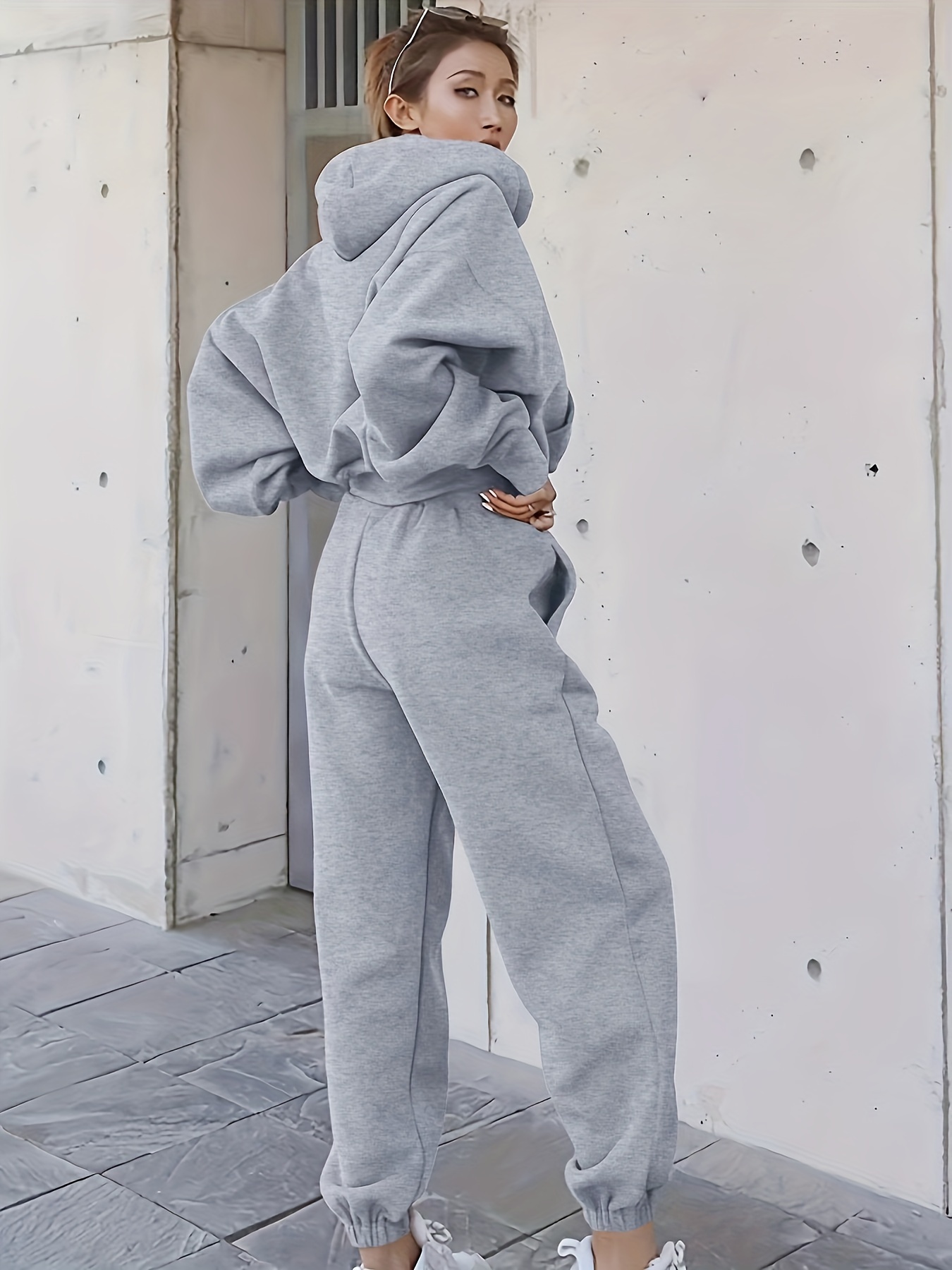 2023 Two piece women sweatpants and hoodie set Gray red black blue
