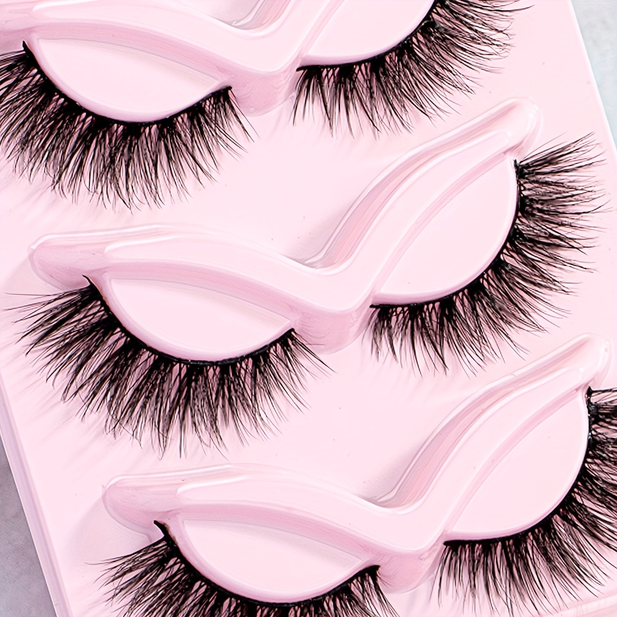 Fluffy Cat Eye Lashes 5 Pairs Wispy Faux Mink Eyelashes