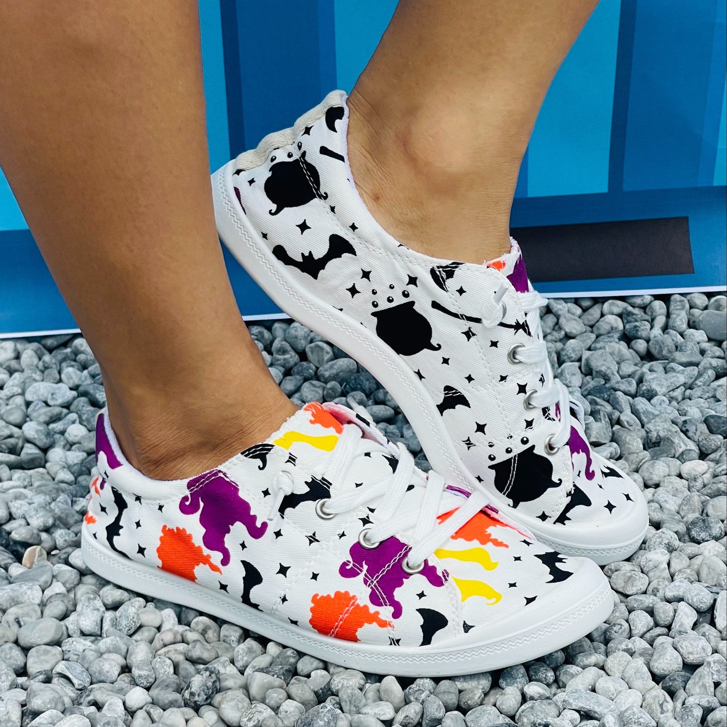 Women's Bats Print Canvas Shoes, Slip On Low-top Round Toe Lightweight Flat Shoes, Casual Outdoor Halloween Shoes