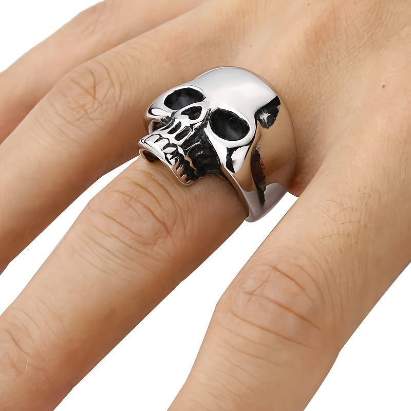 Vampire 2025 skull ring