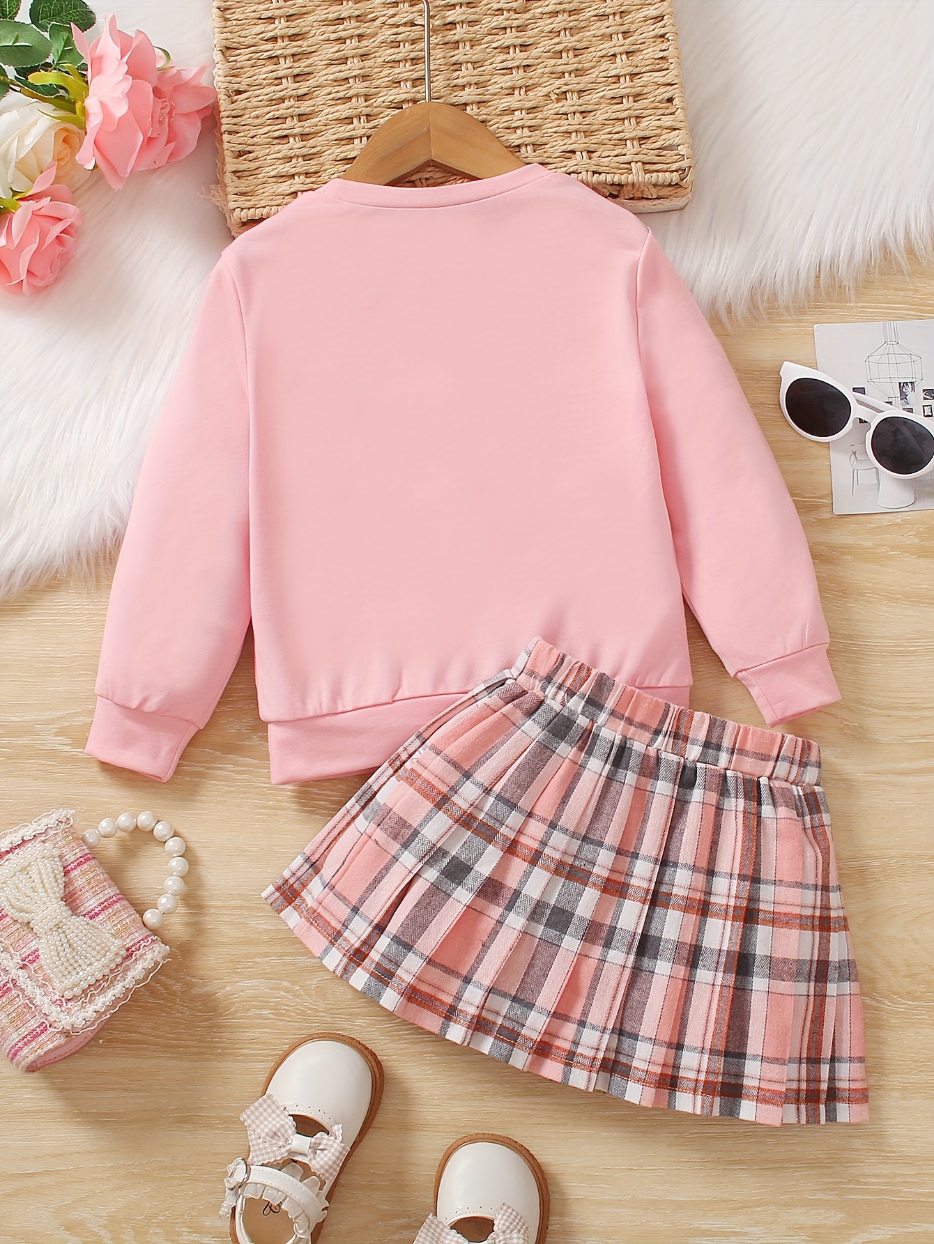 Sweatshirt with 2024 pleated skirt